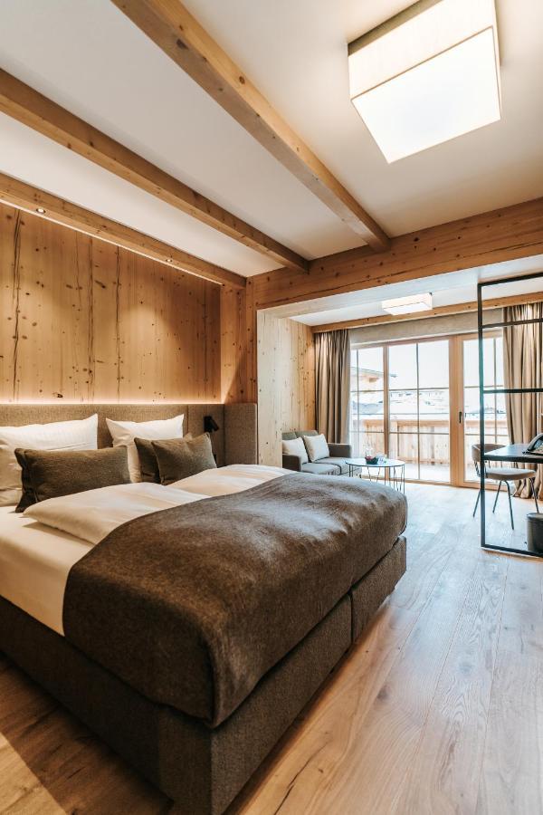 Nova Moments Boutique 4*